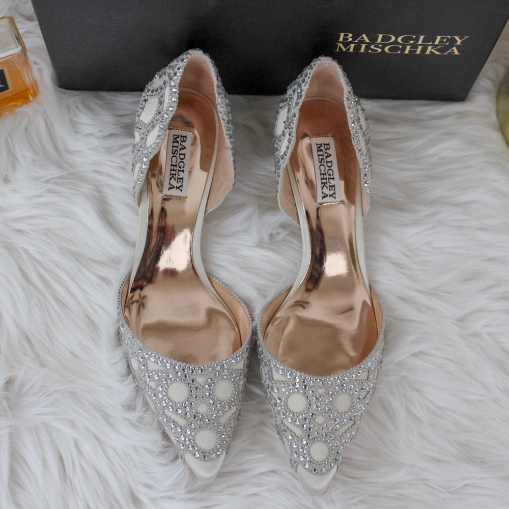 NEW Badgley Mishka Ginny D’Orsay Pump Ivory